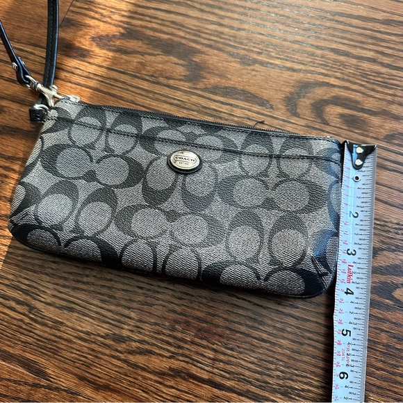 Coach Wristlet - Picture 3 of 6
